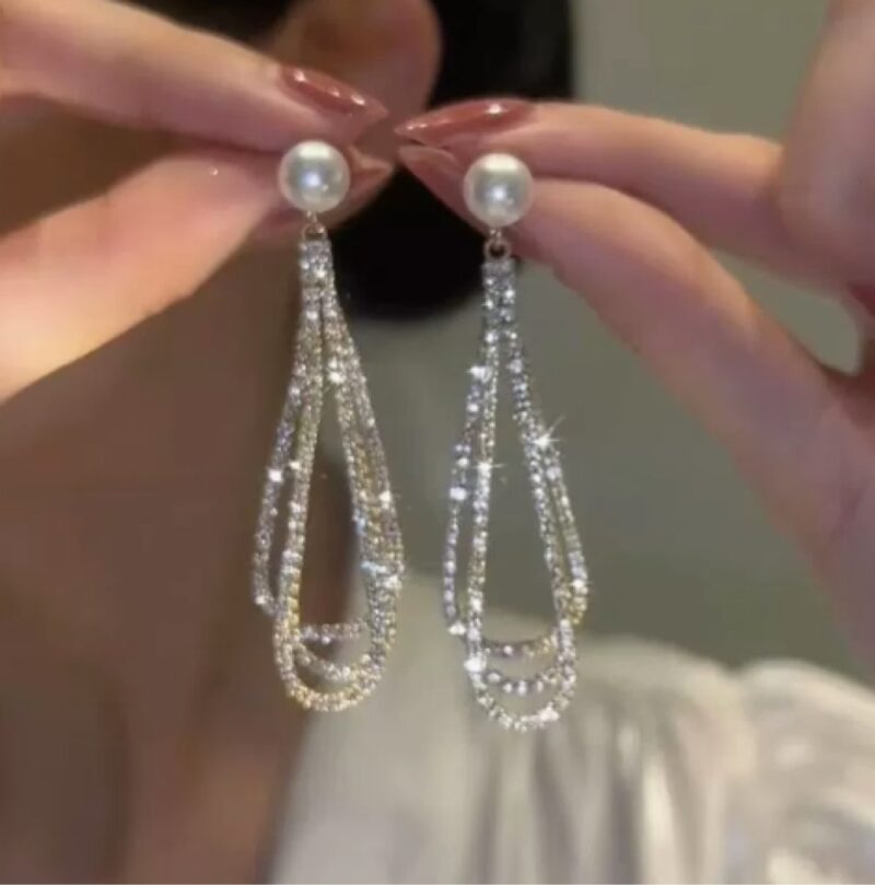 Pearl & Chain Drop Earrings - Imagen 4